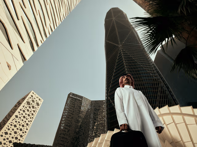 عالم الأعمال